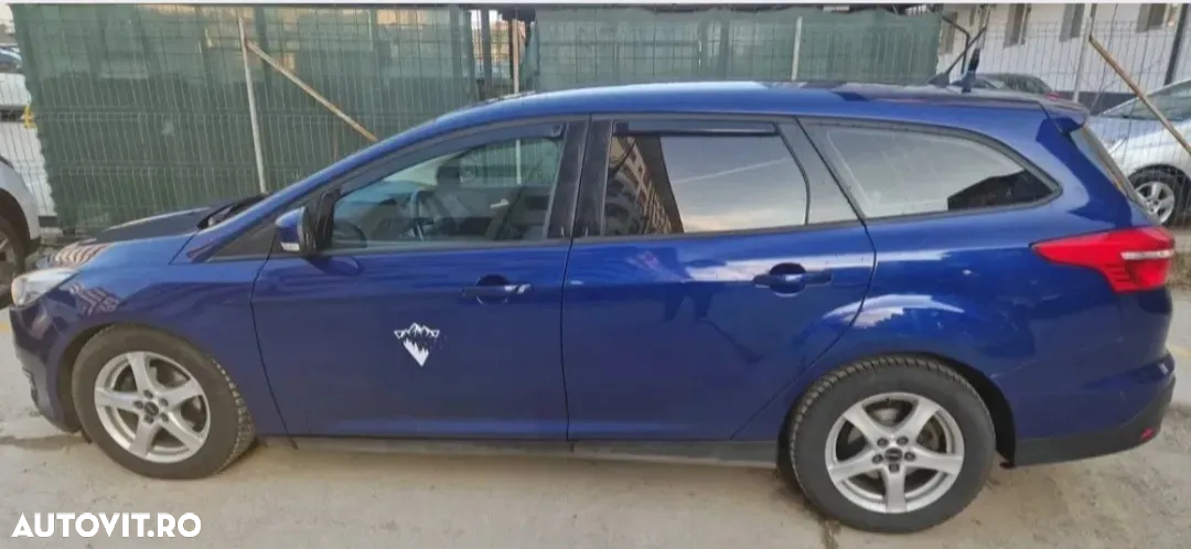 Ford Focus 1.5 TDCi Powershift Titanium - 4