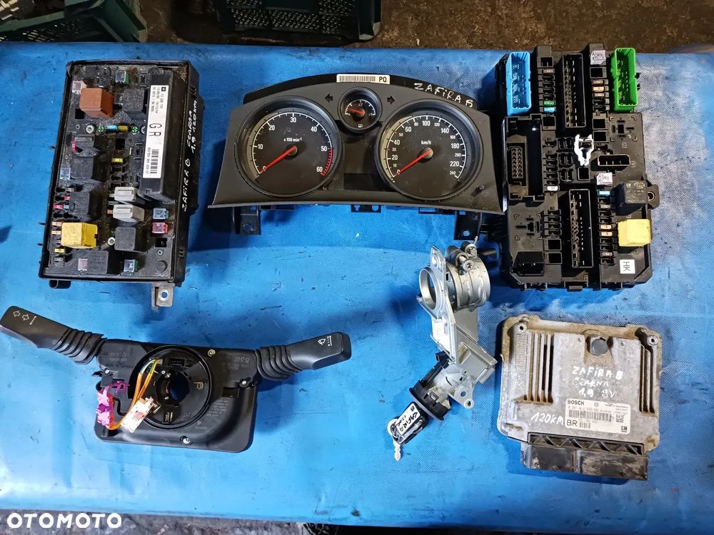 Zestaw startowy do odpalenia Opel Zafira B 1.9CDTI 120KM Sterownik ECU 0281015549 55198922 Manetka zespolona stacyjka kluczyk bsi 13206762 13206745 komplet - 1