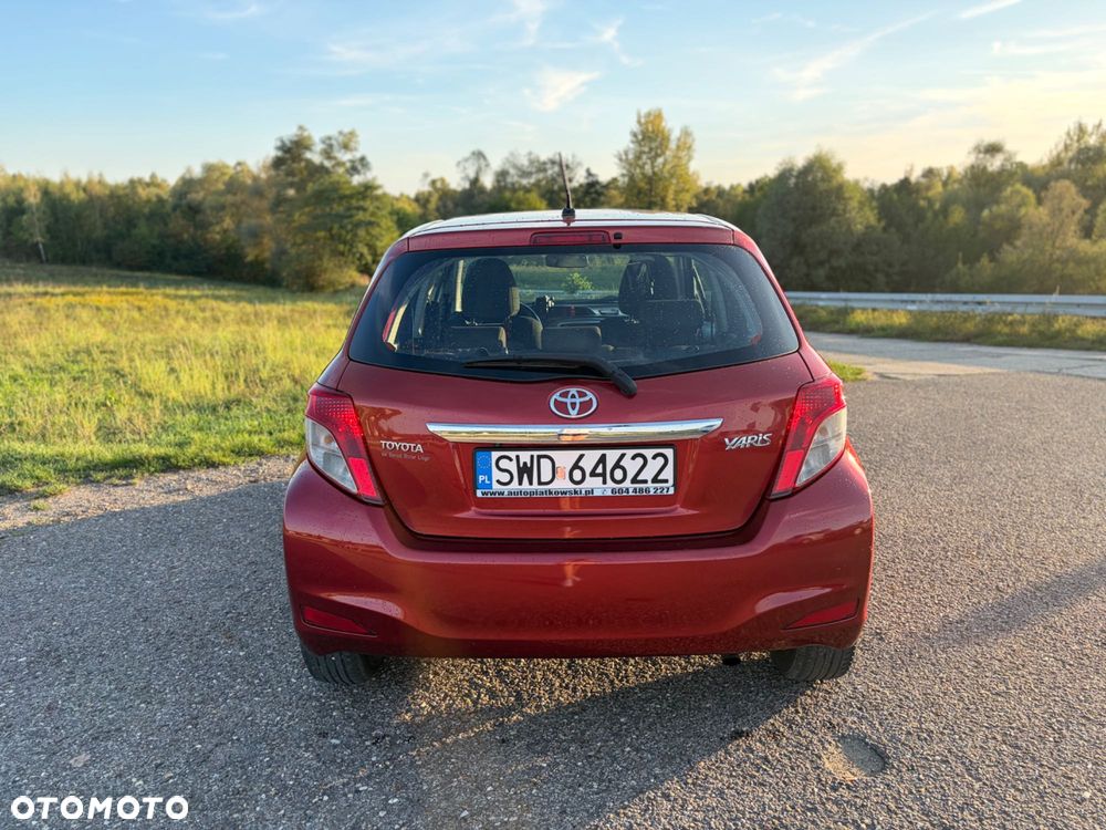 Toyota Yaris 2011 photo 4