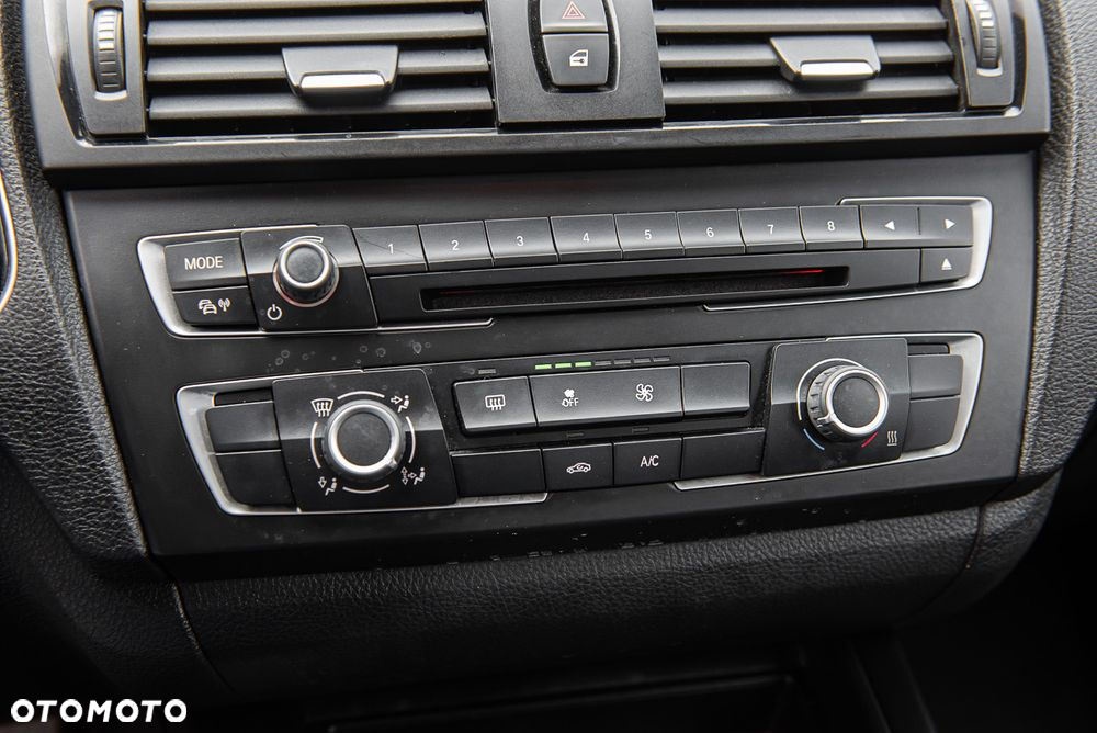 BMW Seria 1 116d Sport Line - 16