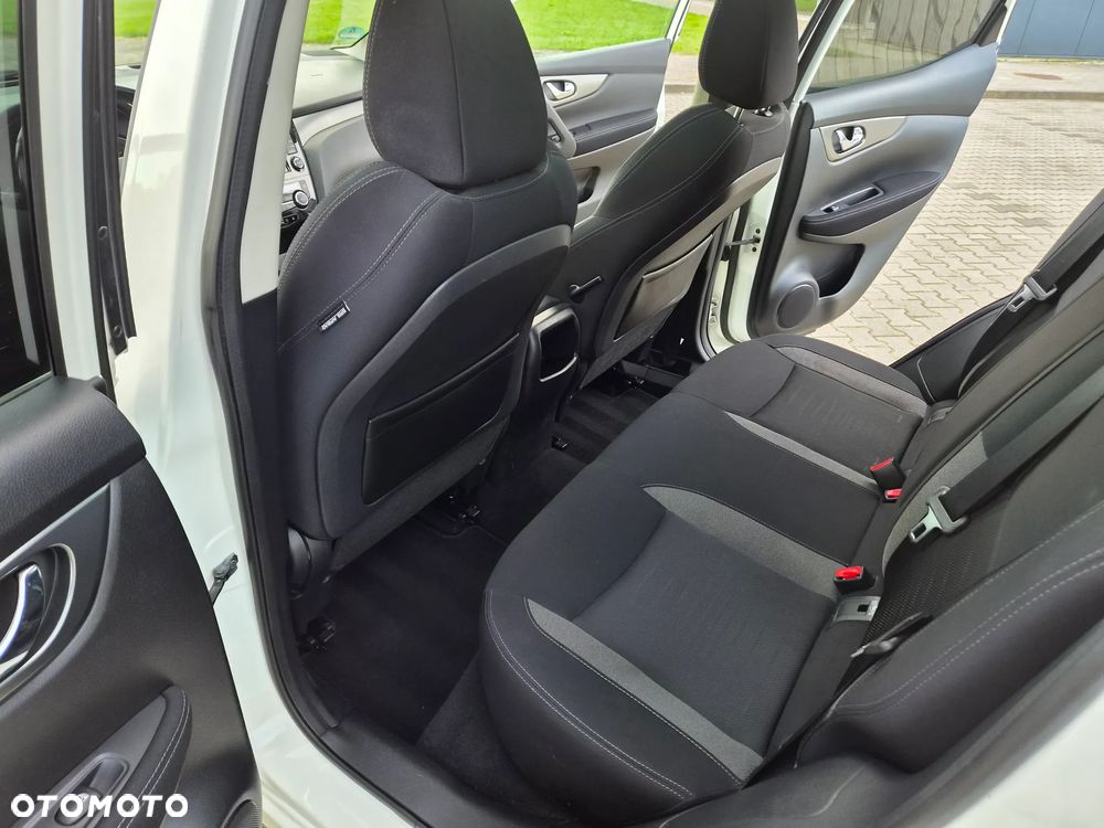 Nissan Qashqai 1.6 DIG-T N-Connecta - 10