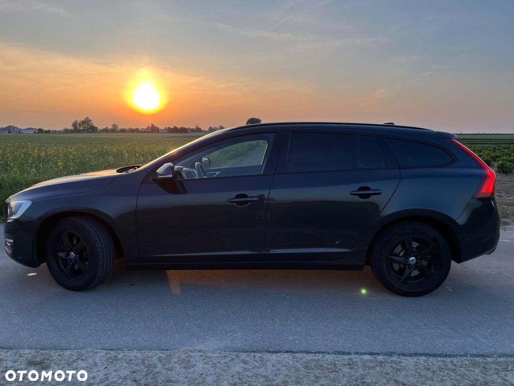 Volvo V60 D3 Momentum - 4