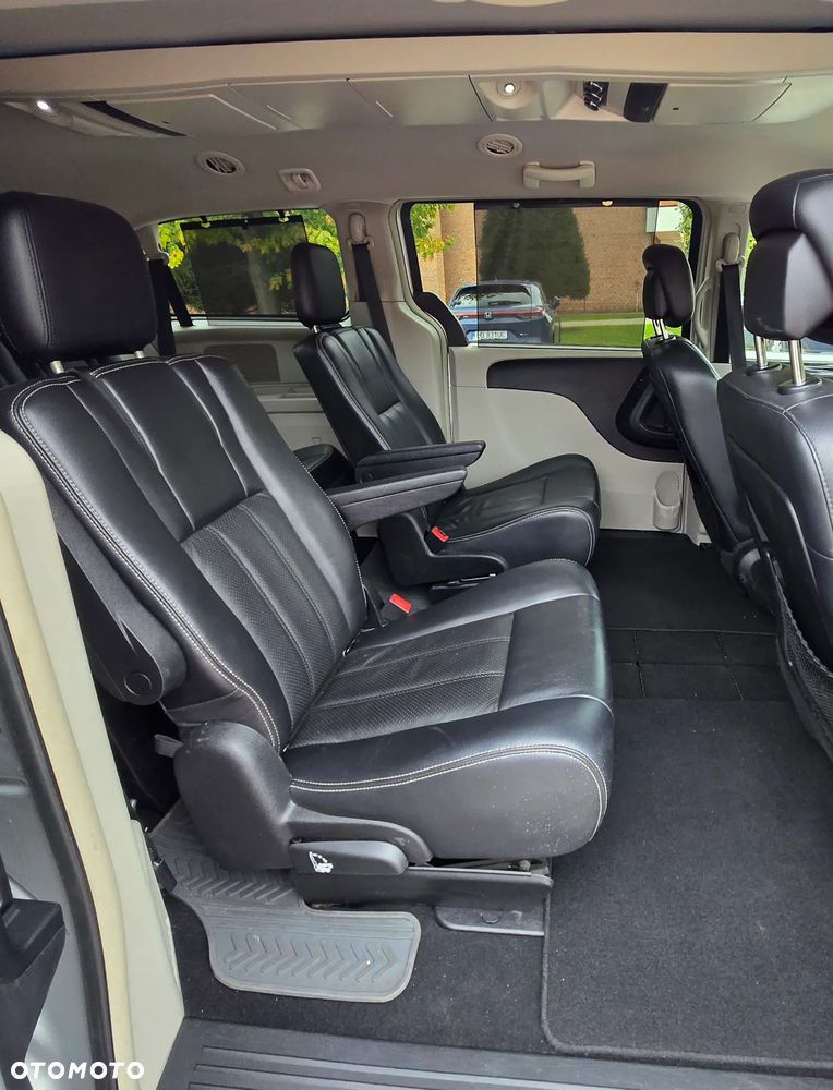 Chrysler Town & Country 3.6 Touring - 9