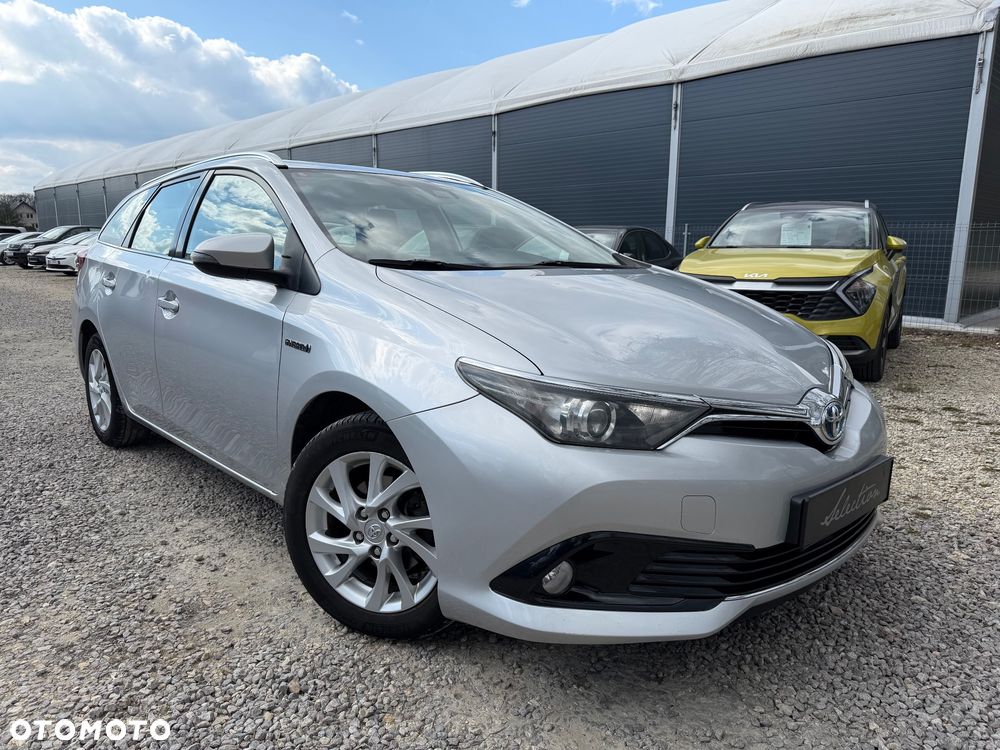 Toyota Auris Hybrid 135 Premium - 2