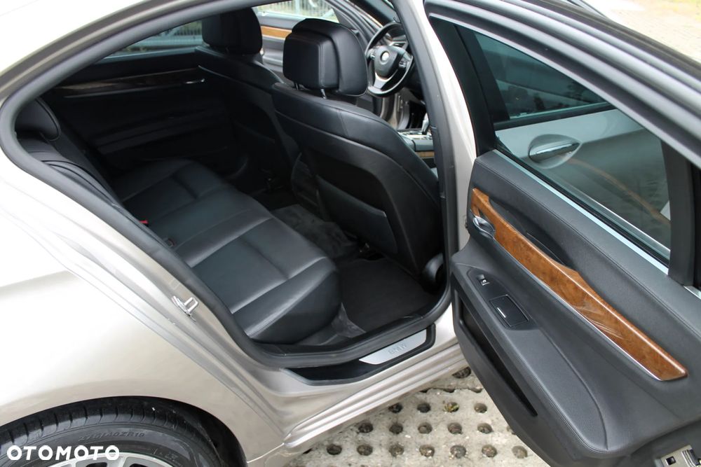 BMW Seria 7 730d Blue Performance - 25