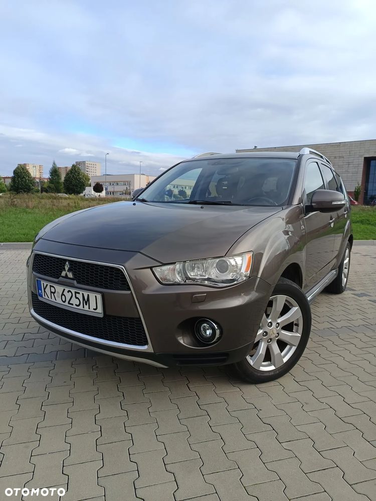 Mitsubishi Outlander 2.0 DID Invite SE - 12