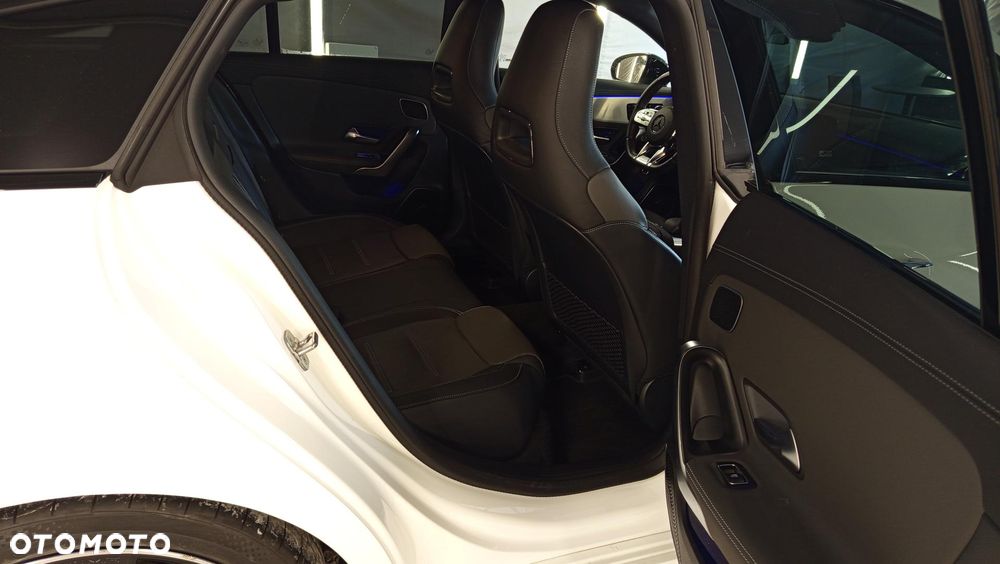 Mercedes-Benz CLA AMG 35 4-Matic 7G-DCT - 16