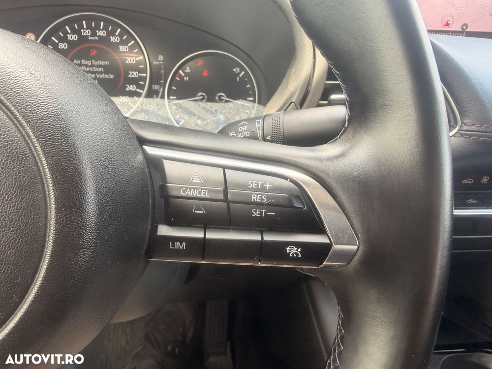 Mazda 3 e-Skyactiv G150 AT MHEV Exclusive-Line - 26