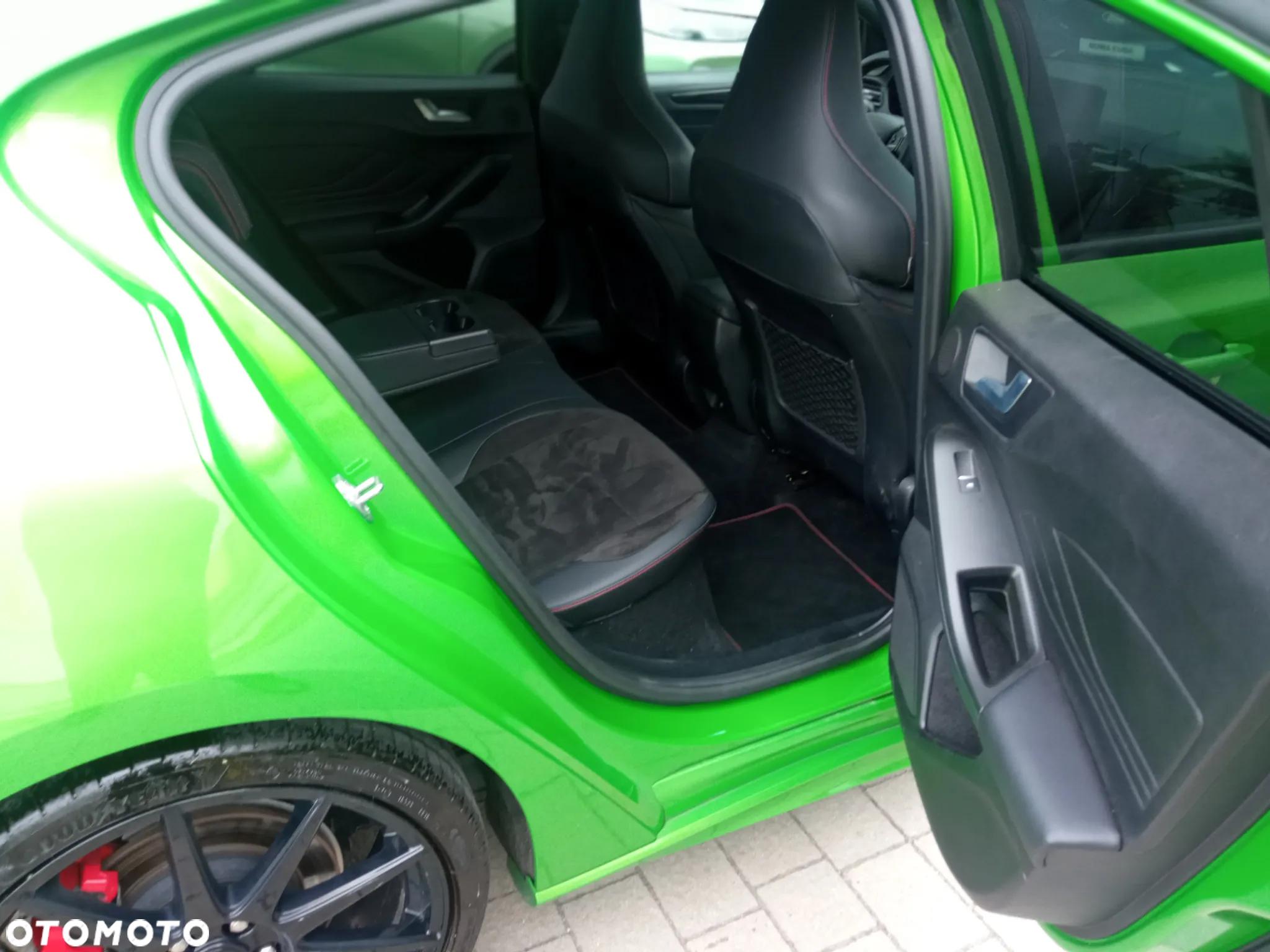 Ford Focus 2.3 EcoBoost ST X - 21