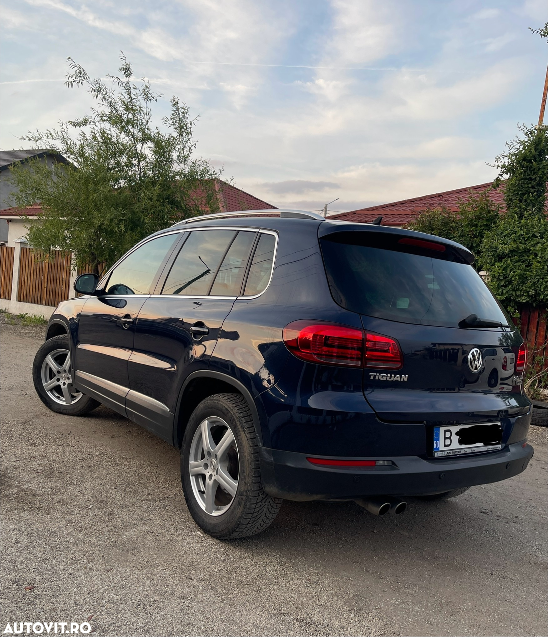 Volkswagen Tiguan 2.0 TDI DPF 4Motion BlueMotion Technology DSG Lounge Sport & Style - 13