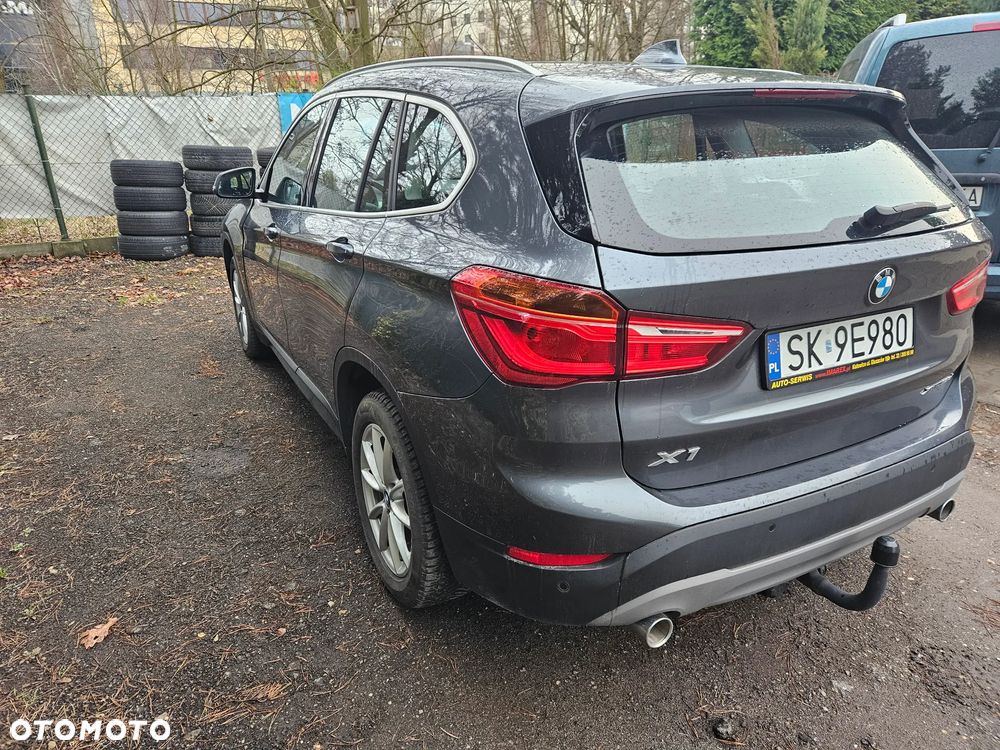 BMW X1 xDrive18d - 10