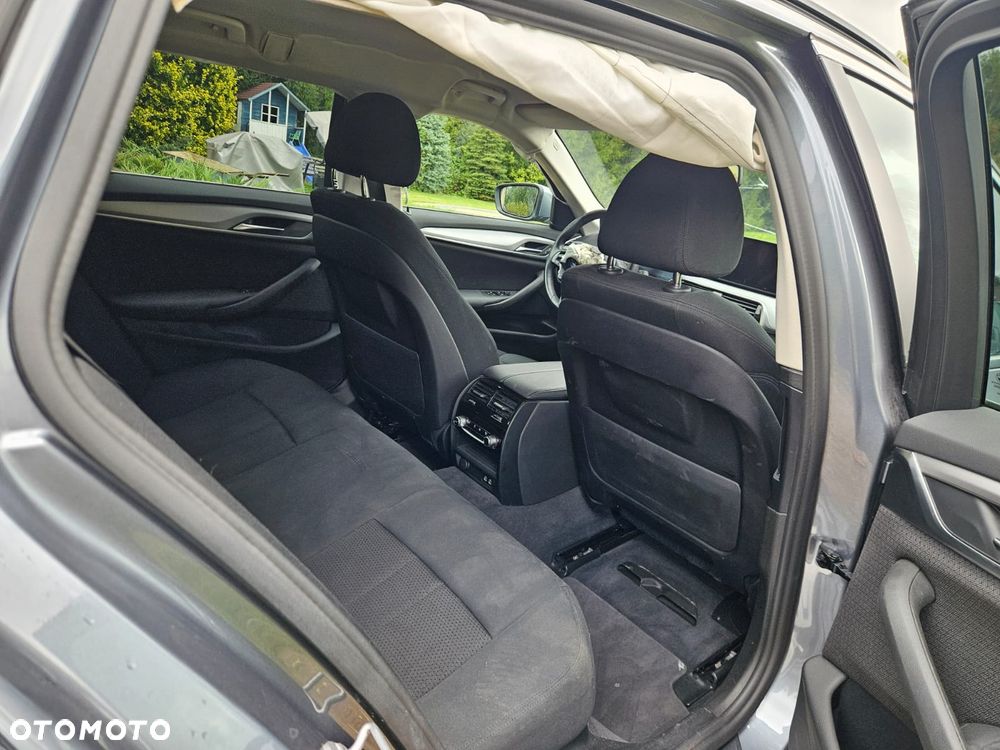 BMW Seria 5 520d xDrive Sport - 26