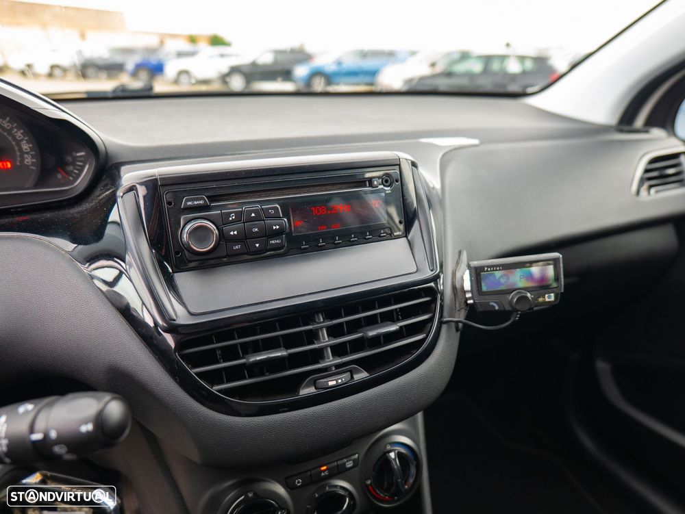 Peugeot 208 1.4 HDi - 16
