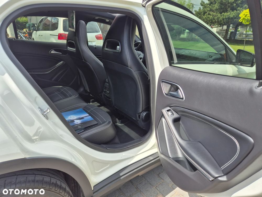 Mercedes-Benz GLA 200 Urban - 22