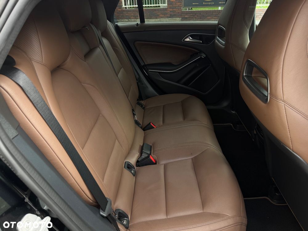 Mercedes-Benz CLA 220 d 7G-DCT AMG Line - 22