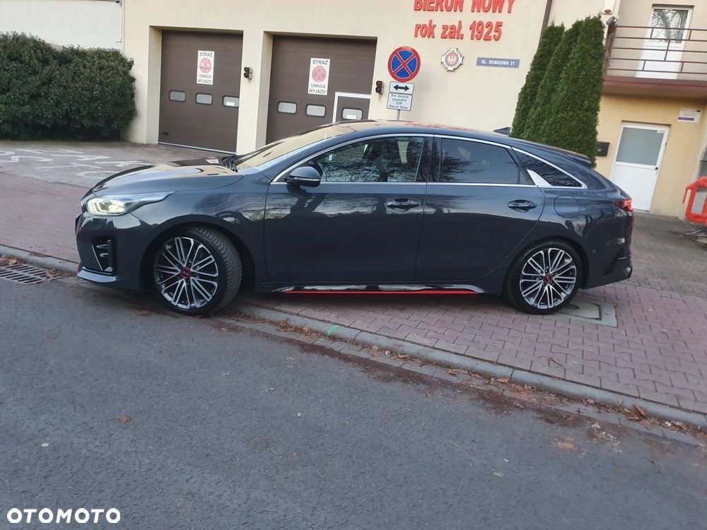 Kia ProCeed 1.6 T-GDI GT DCT - 22