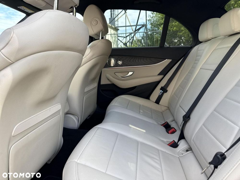 Mercedes-Benz Klasa E - 12