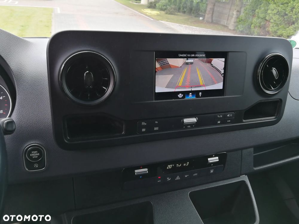 Mercedes-Benz Sprinter 319 - 21