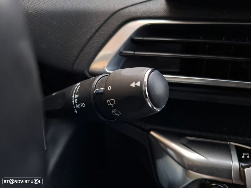 Peugeot 3008 1.5 BlueHDi Allure EAT8 - 28