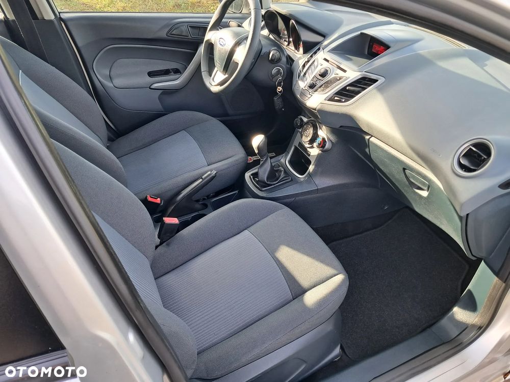 Ford Fiesta 1.25 Champions Edition - 18