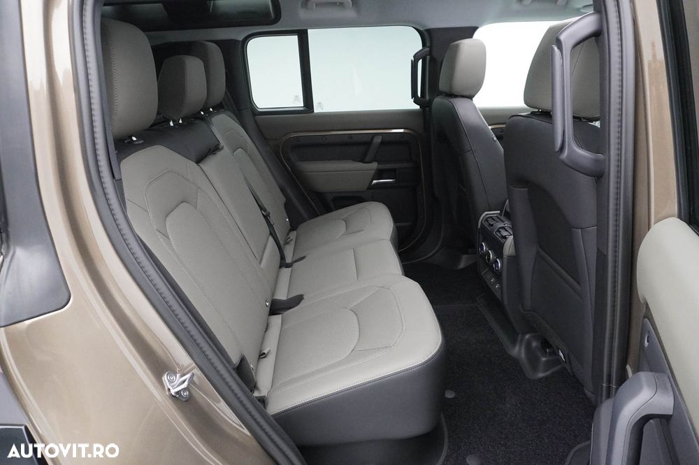 Land Rover Defender 110 3.0D 250 MHEV Hard Top X-Dynamic SE - 22
