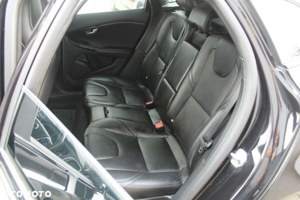Volvo V40 D3 Geartronic Kinetic - 11