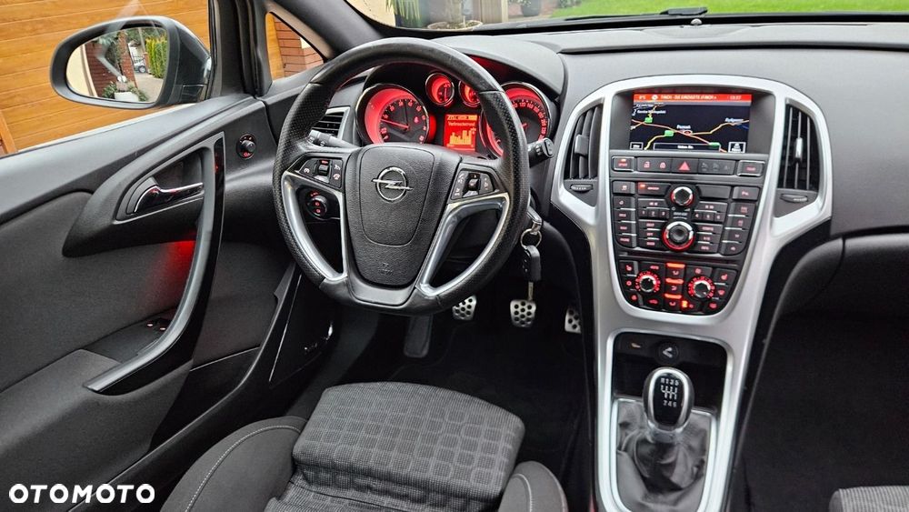 Opel Astra IV GTC 1.6 T SIDI Sport S&S - 20