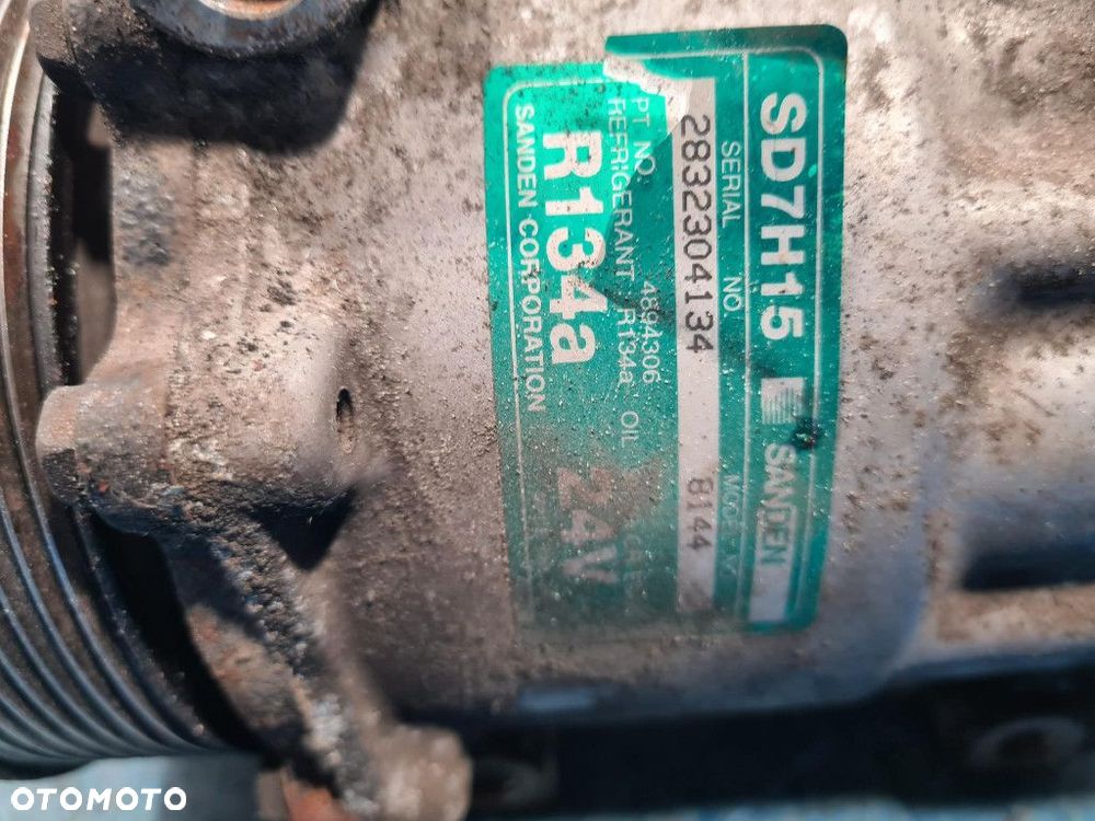 IVECO EURO CARGO SPRĘŻARKA KLIMATYZACJI - 10