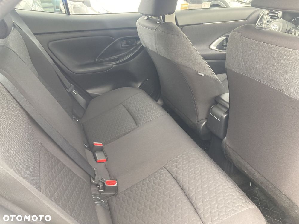 Toyota Yaris Cross Hybrid 1.5 Comfort 4x4 - 10