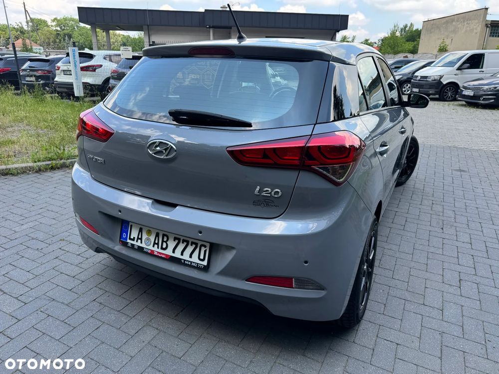 Hyundai i20 blue 1.2 Style - 13