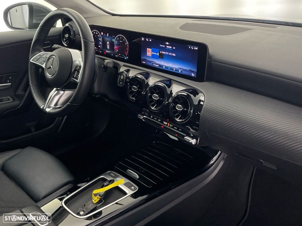 Mercedes-Benz A 200 Standard - 23