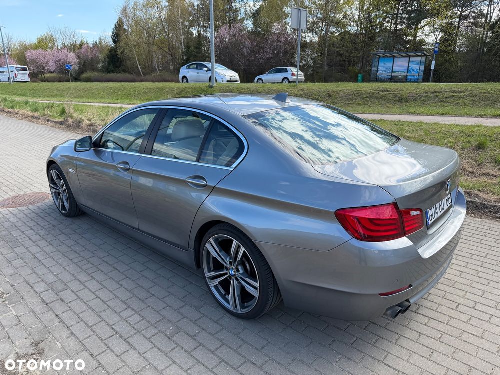 BMW Seria 5 523i - 2