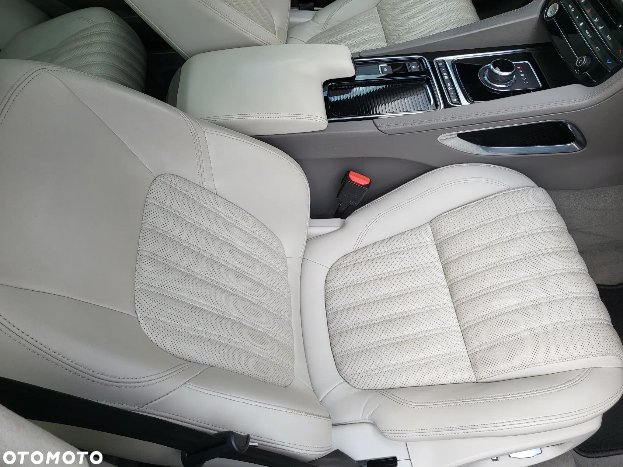 Jaguar F-Pace 2.0 i4D AWD Prestige - 12