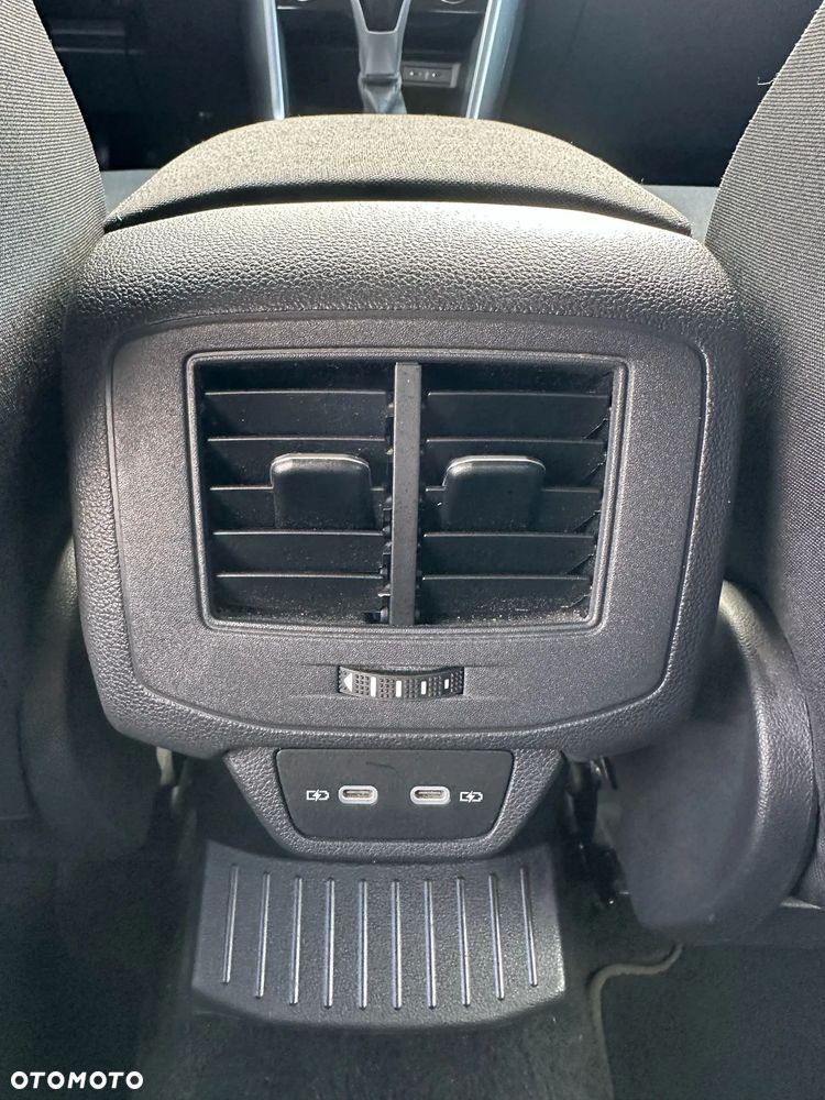 Volkswagen T-Roc - 16
