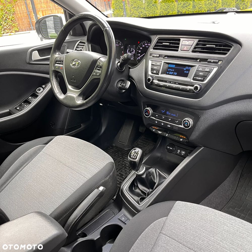 Hyundai i20 1.4 Comfort - 20