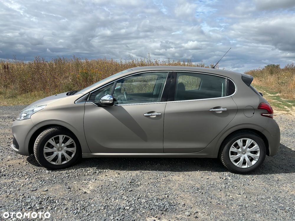 Peugeot 208 - 2