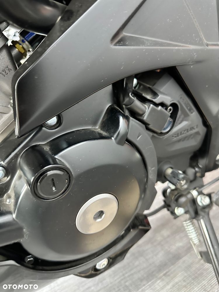 Suzuki GSX - 30