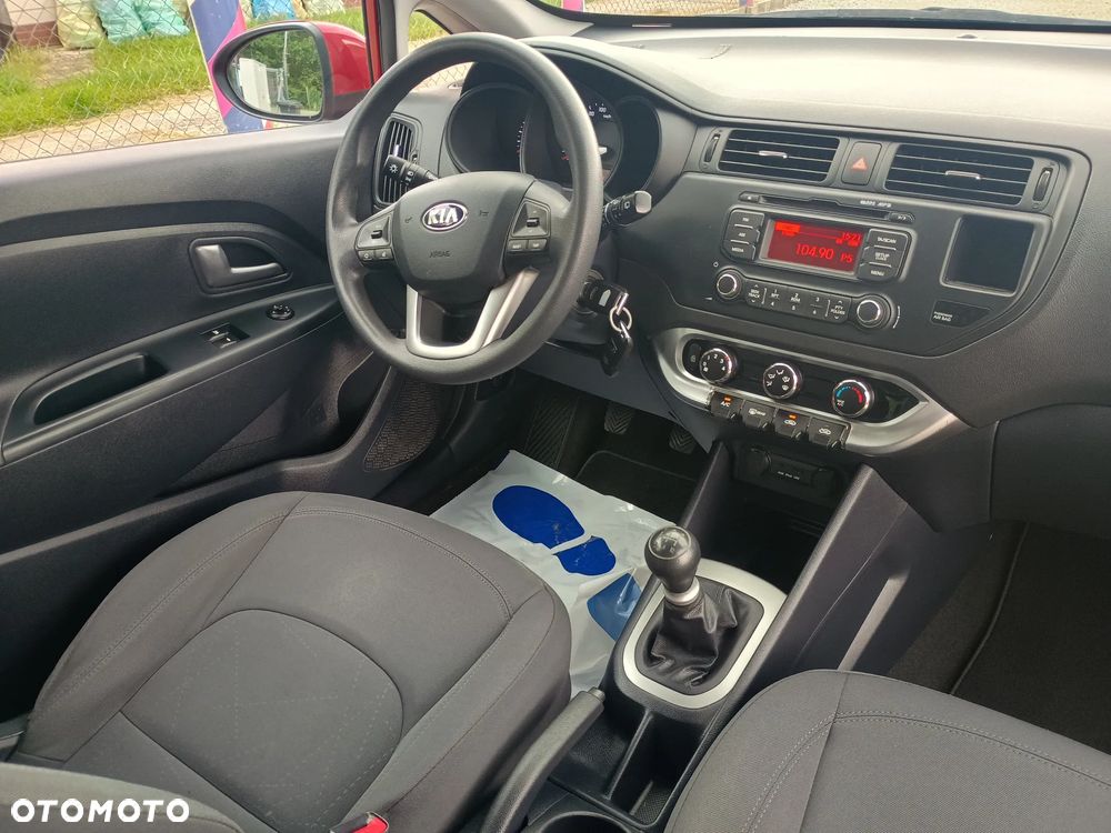 Kia Rio 1.2 Attract - 11