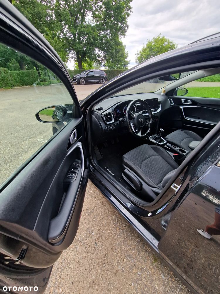 Kia Ceed 1.6 CRDi mHEV M - 8
