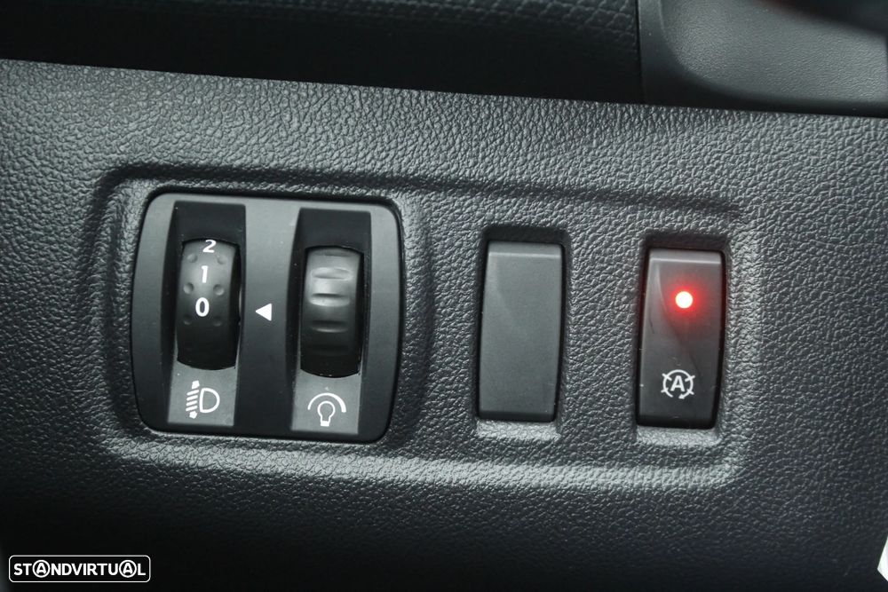 Renault Clio Energy dCi 90 Start & Stop LIMITED 2018 - 13