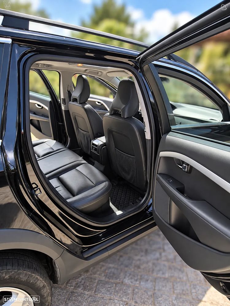 Volvo XC 70 D5 AWD Black Edition - 13