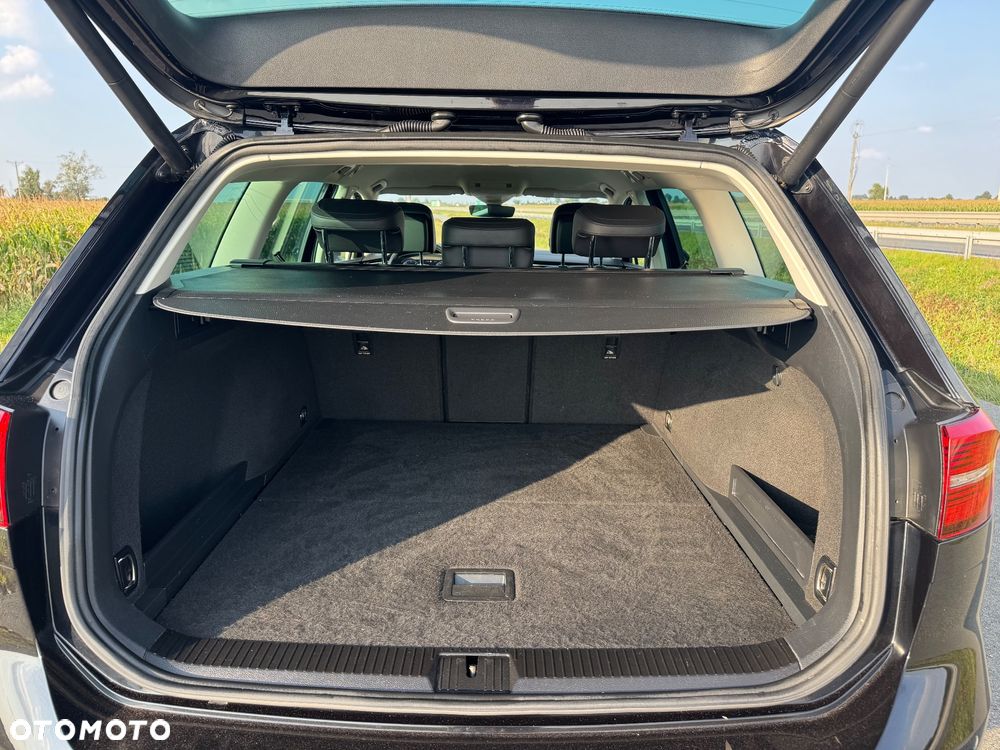 Volkswagen Passat 2.0 TDI BMT Highline - 29