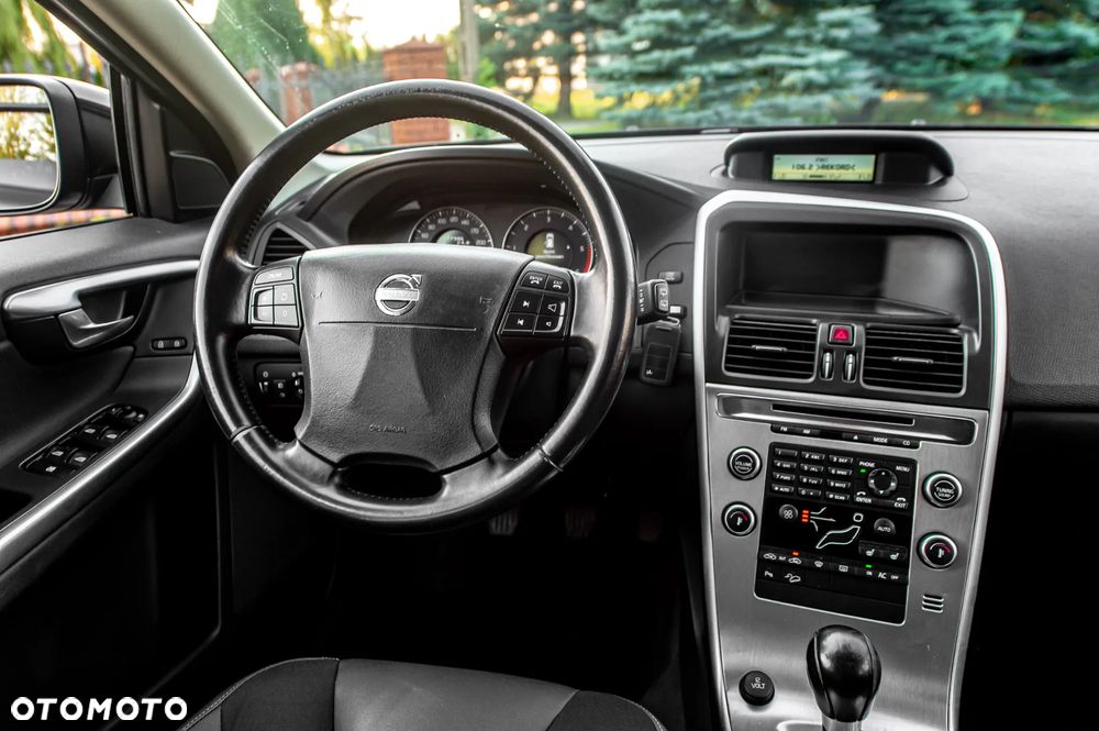 Volvo XC 60 D5 AWD Summum - 8