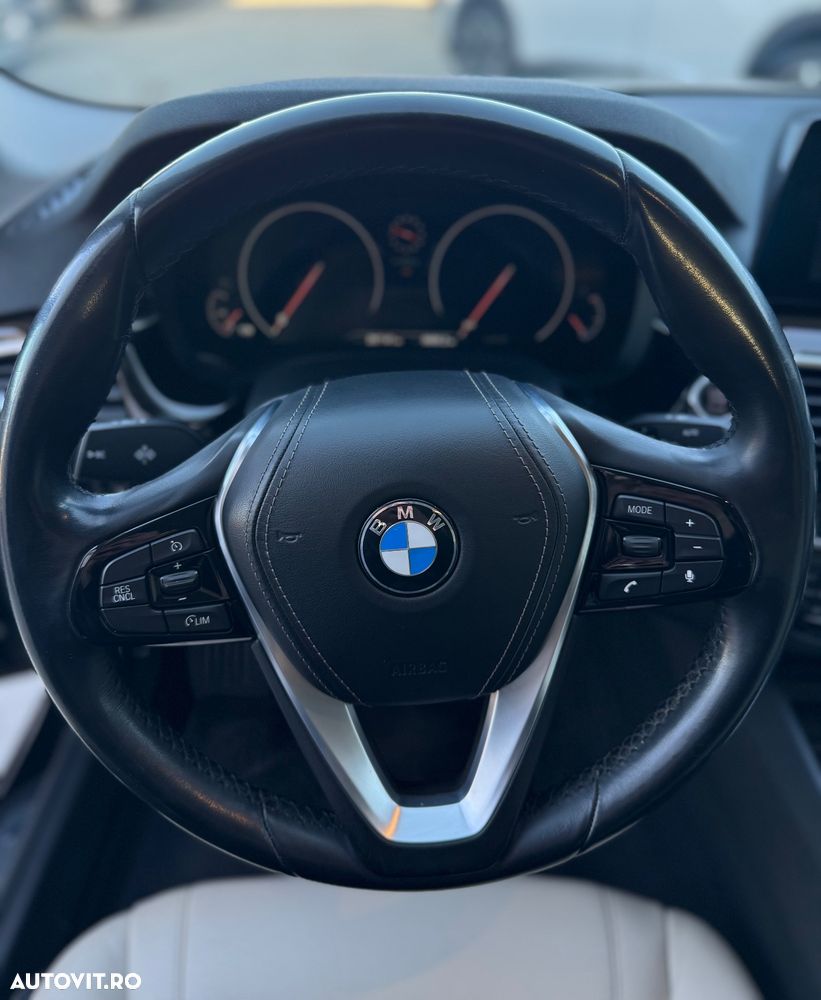 BMW Seria 5 520d Aut. - 11