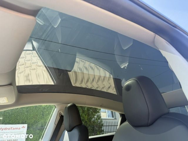 Tesla Model Y Performance AWD - 14