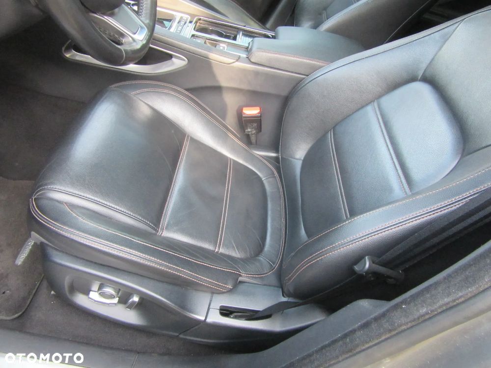 Jaguar F-Pace 30t AWD Prestige - 10