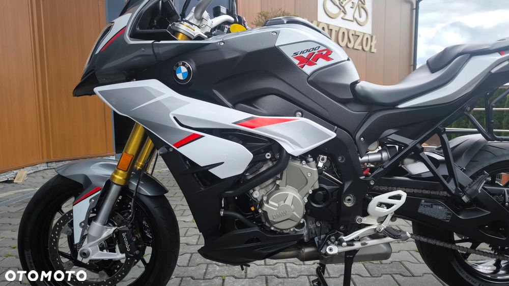 BMW XR - 15