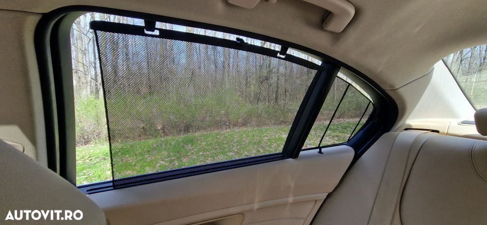 BMW Seria 3 335i Sport-Aut. Luxury Line - 17