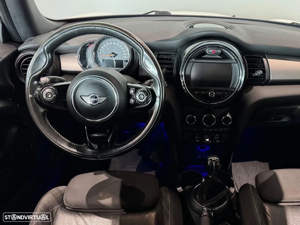 MINI Cabrio Cooper D - 12