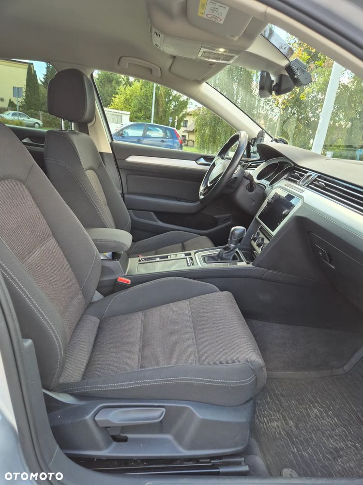 Volkswagen Passat 2.0 TDI SCR Comfortline DSG - 14